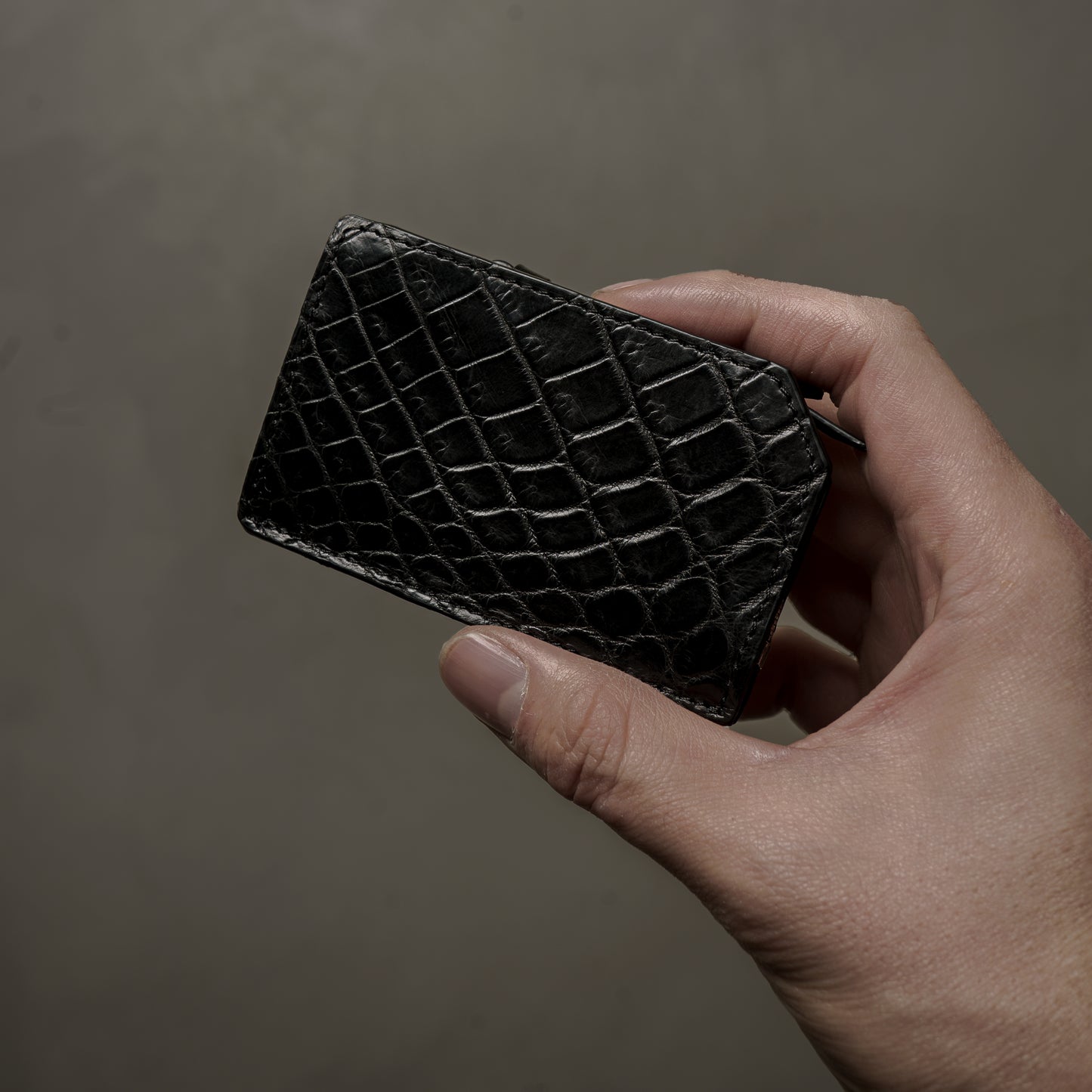 CROCODILE LEATHER MATTE BALCK ZIPPER MULCH CASE MINI