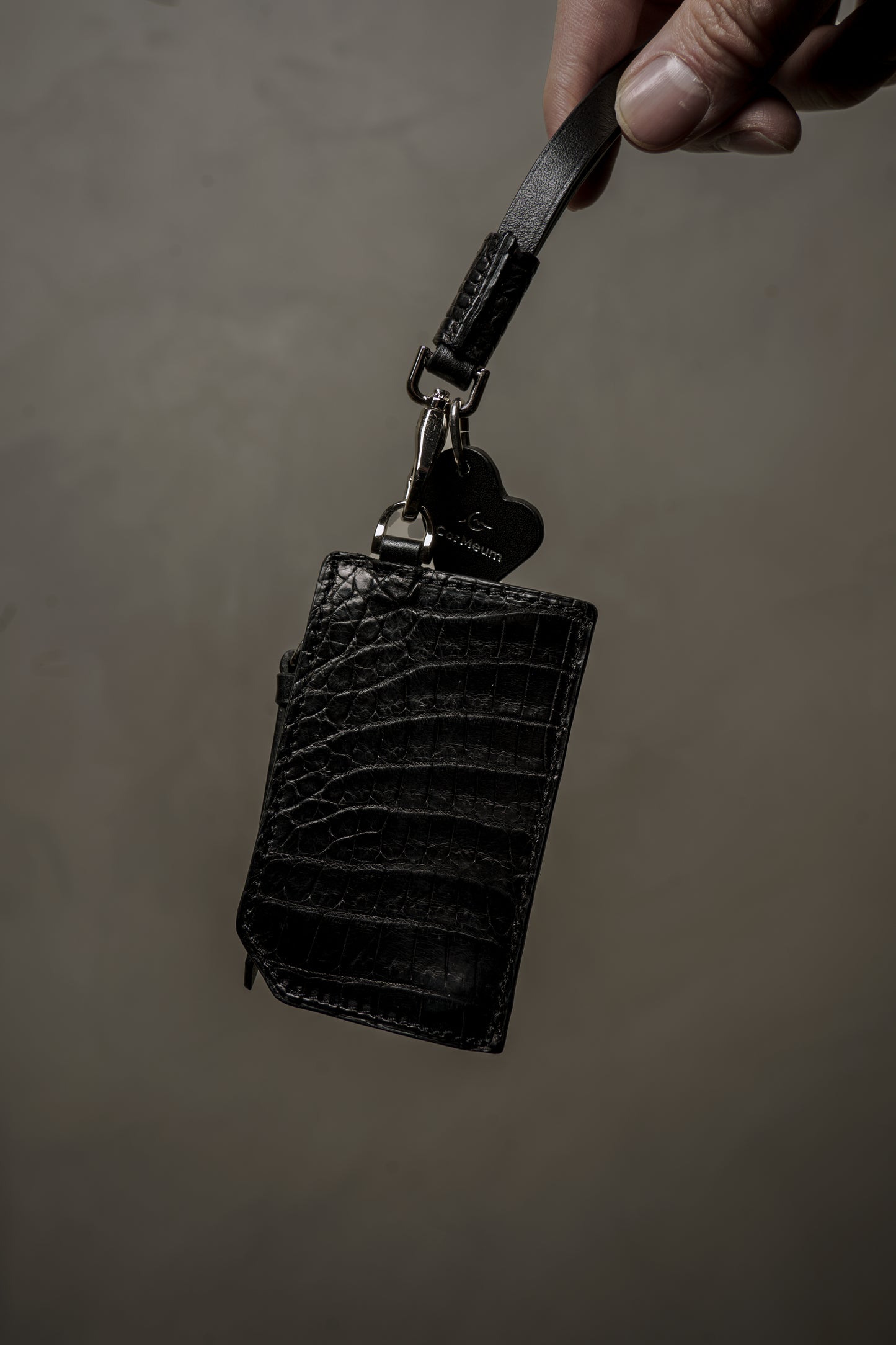 クロコダイル レザー マットブラック ロングストラップ