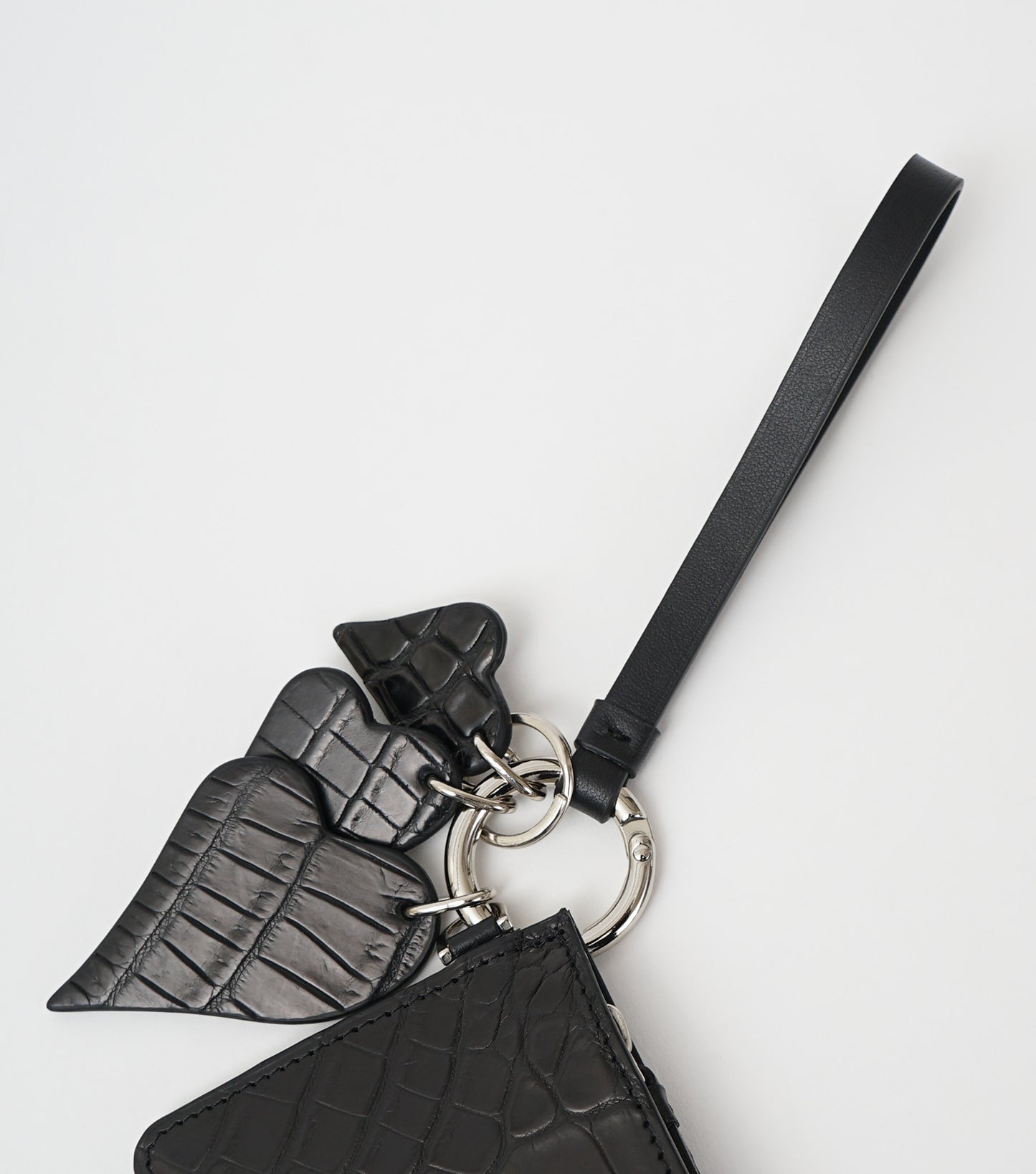 CROCODILE LEATHER AMTTE BLACK 3HEART KEY STRAP