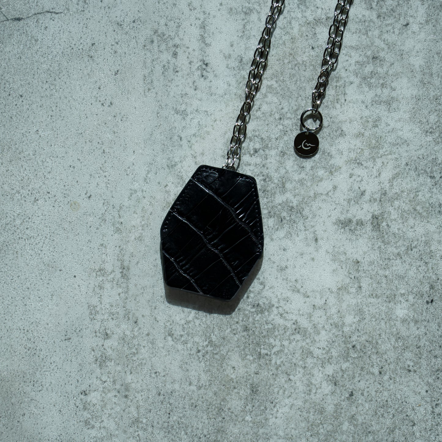 CROCODILE LEATHER MATTE BLACK KEY NECKLACE[NFC]