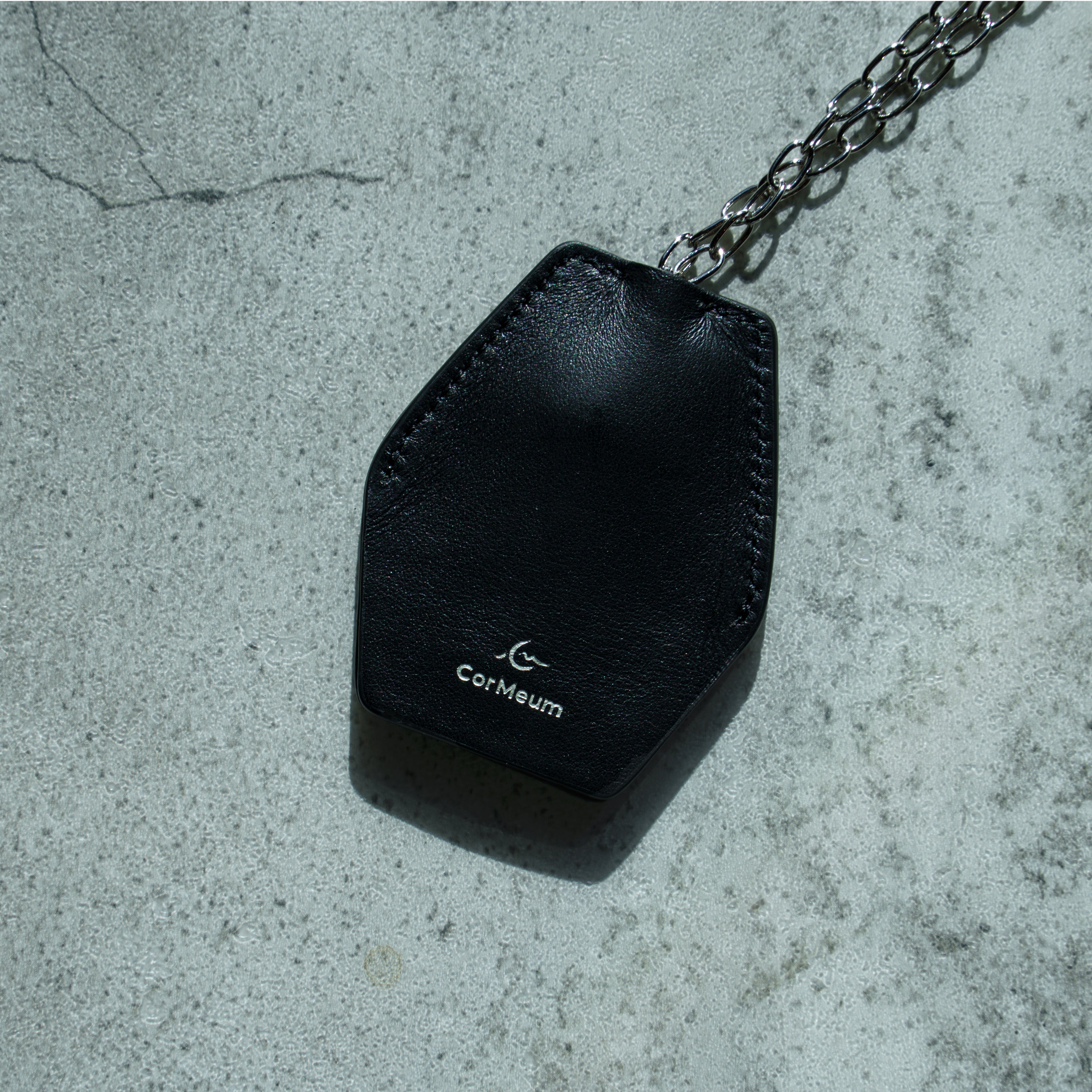CROCODILE LEATHER MATTE BLACK KEY NECKLACE[NFC] – cormeum