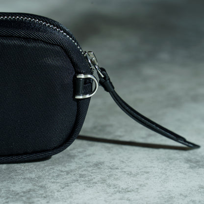 CROCODILE LEATHER MATTE BLACK ROUND ZIPPER POUCH [SMALL]