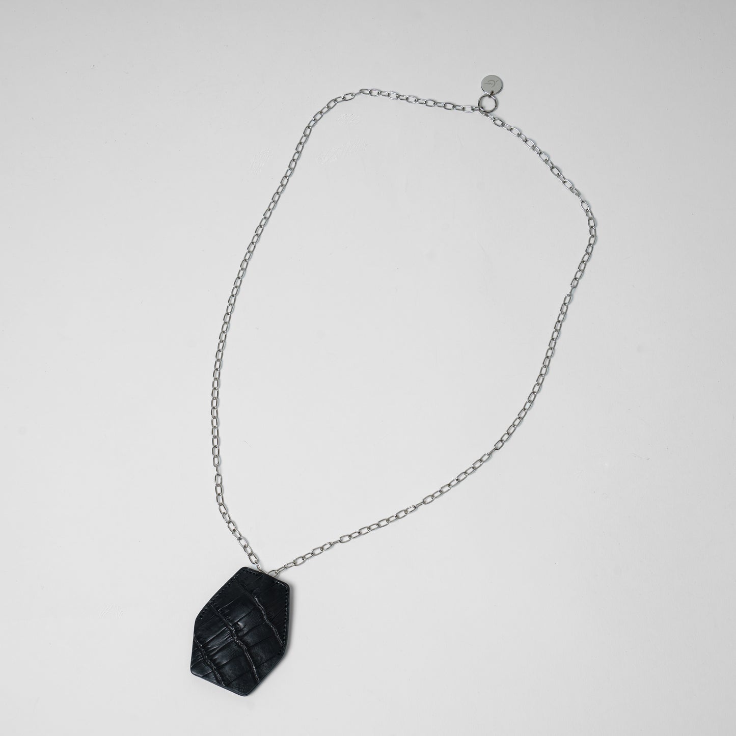 CROCODILE LEATHER MATTE BLACK KEY NECKLACE[NFC]