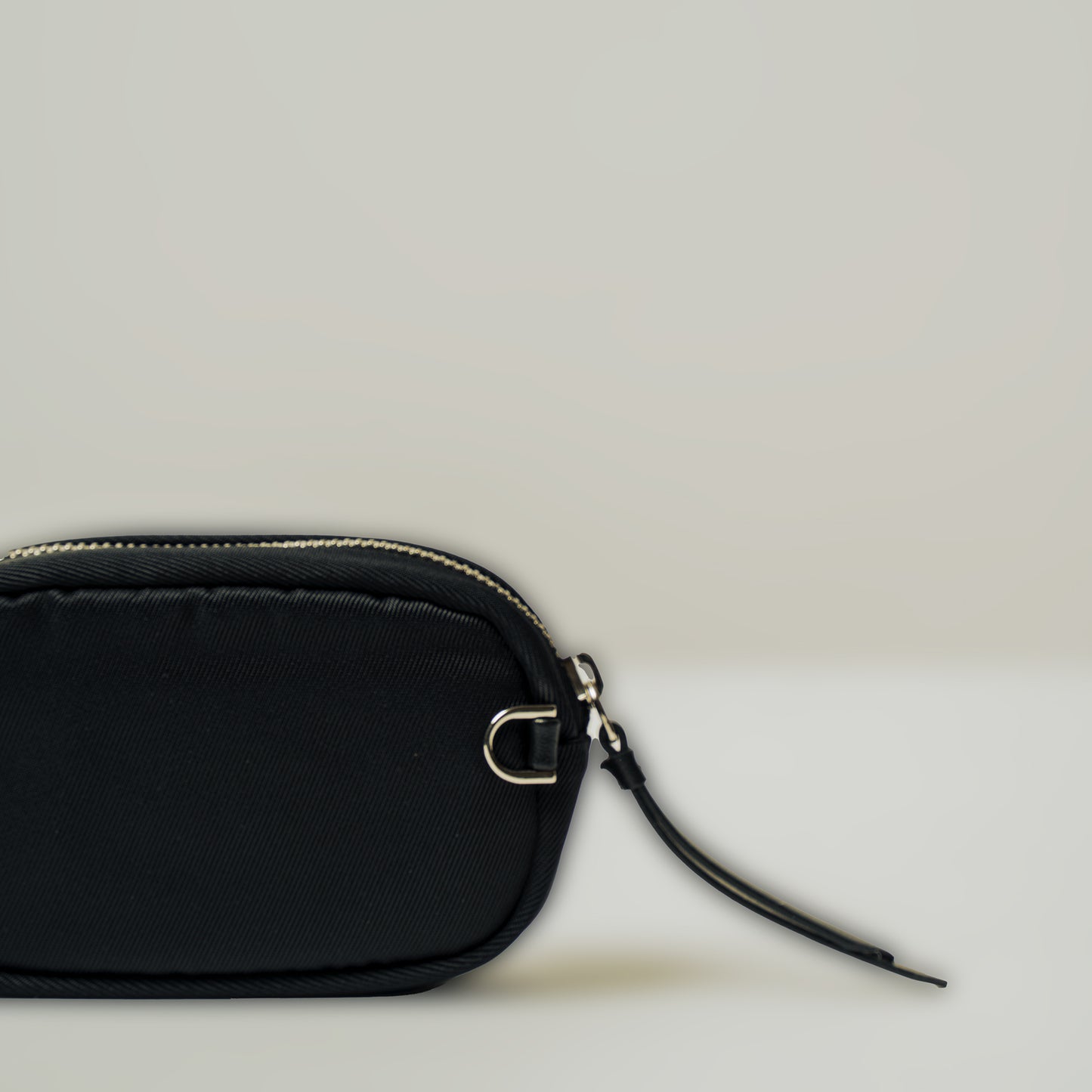 CROCODILE LEATHER MATTE BLACK ROUND ZIPPER POUCH [SMALL]