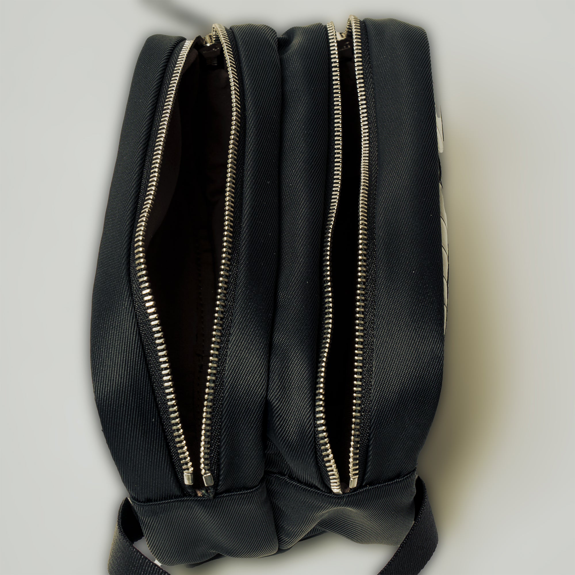 CROCODILE LEATHER MATTE BLACK DOUBLE ZIPPER POUCH – cormeum